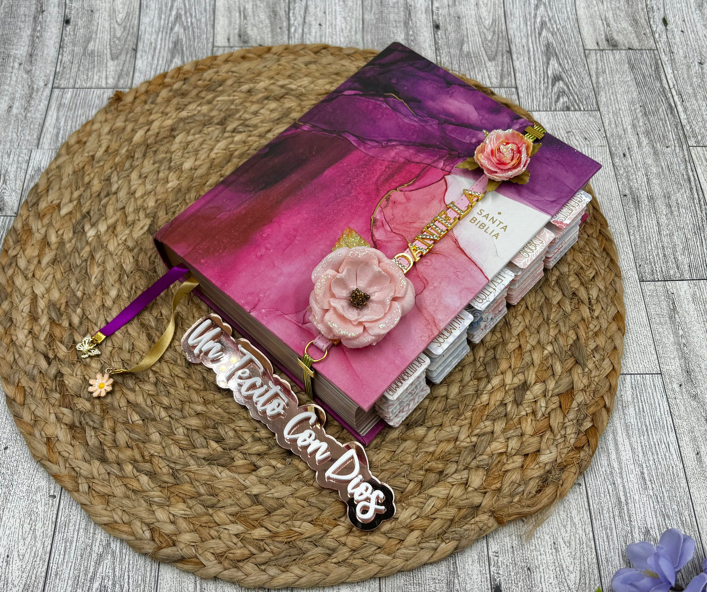 BIBLIA NBLA EDICION ARTISTICA (FUSCHIA Y DORADO)