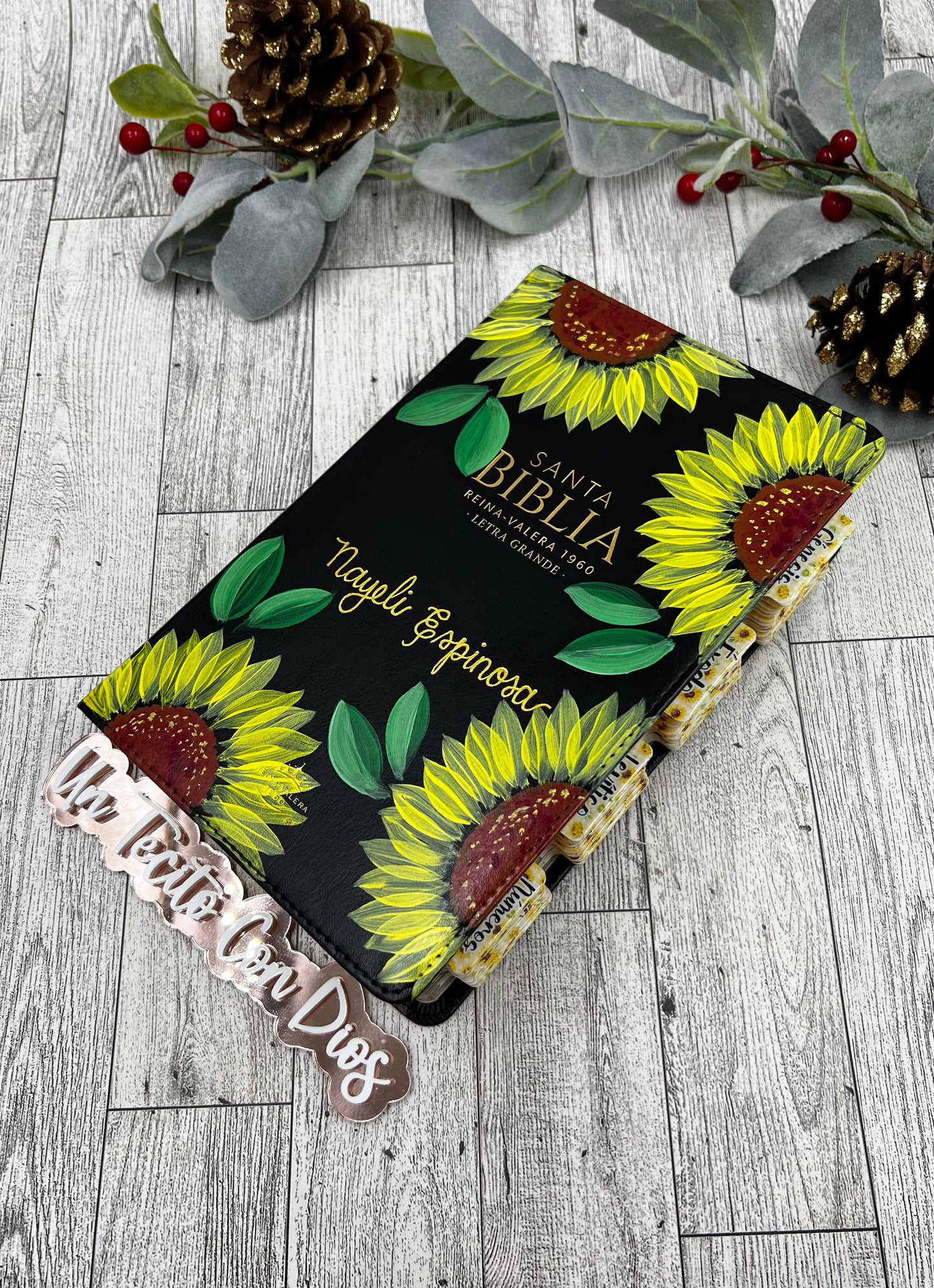 BIBLIA TAMAÑO MANUAL PINTADA A MANO - GIRASOLES