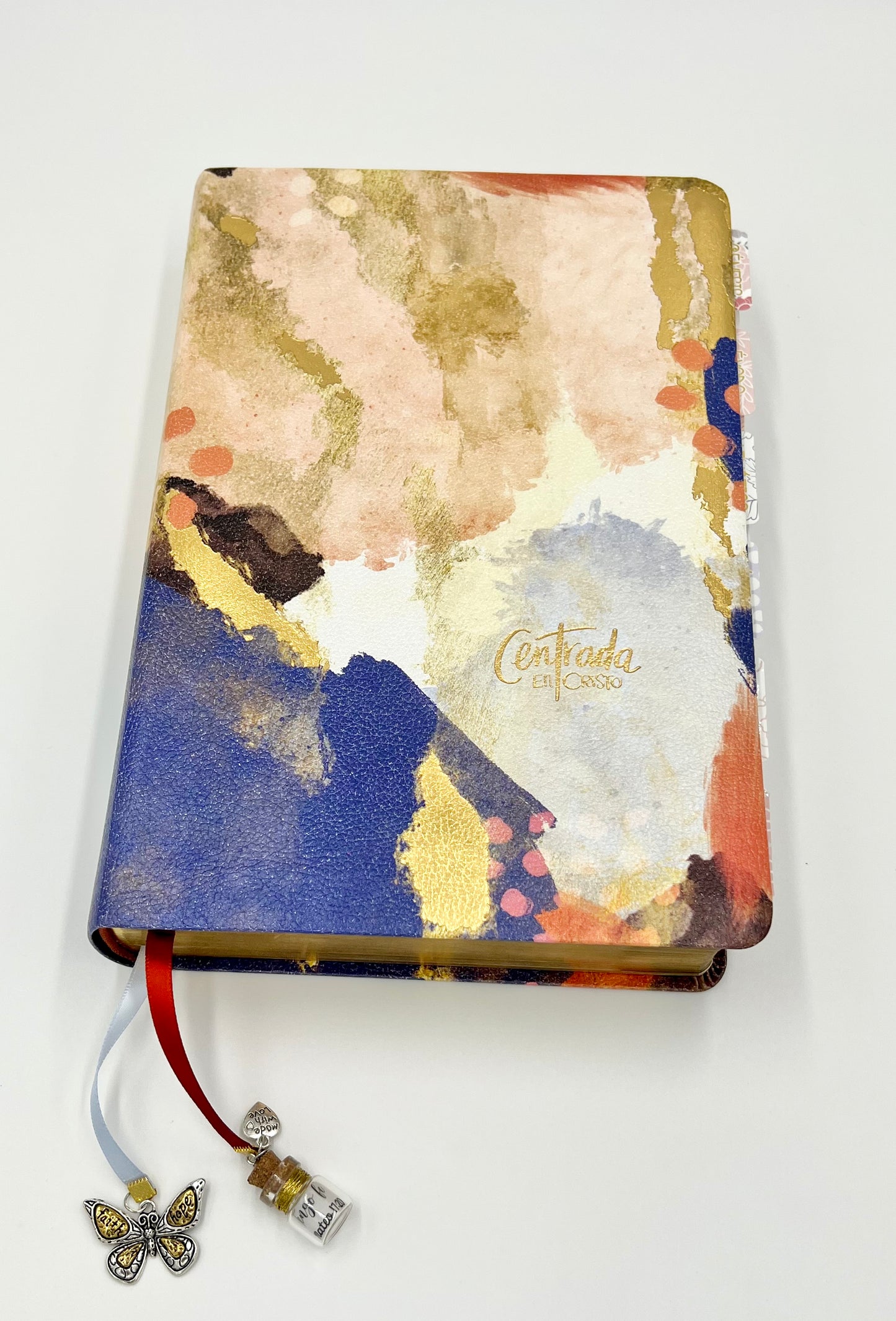 Biblia Devocional para Mujeres Centrada en Cristo (Biblia Dorada)