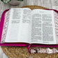 Biblia de Mariposas Color Rosado Letra Gigante 14 Puntos CON CIERRE