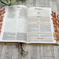 BIBLIA DE ESTUDIO TEOLÓGICO PARA DAMA (FLORAL)